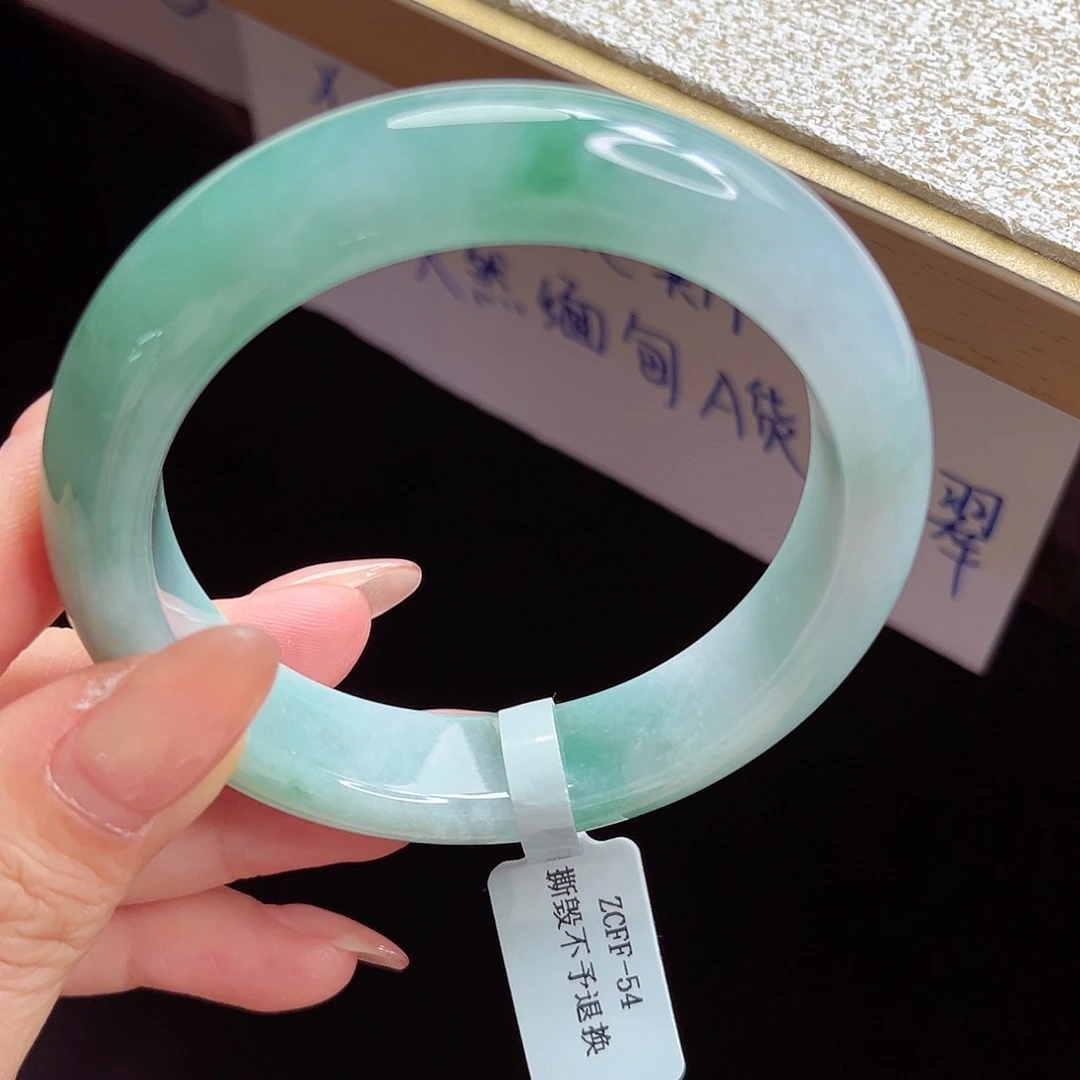 翡翠手镯未镶嵌手镯
