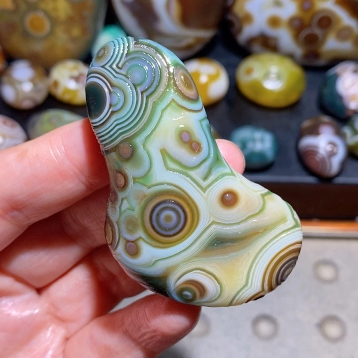 未镶嵌玛瑙/玉髓珠宝半成品1