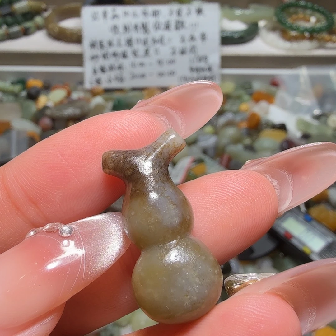 和田玉未镶嵌珠宝奇石