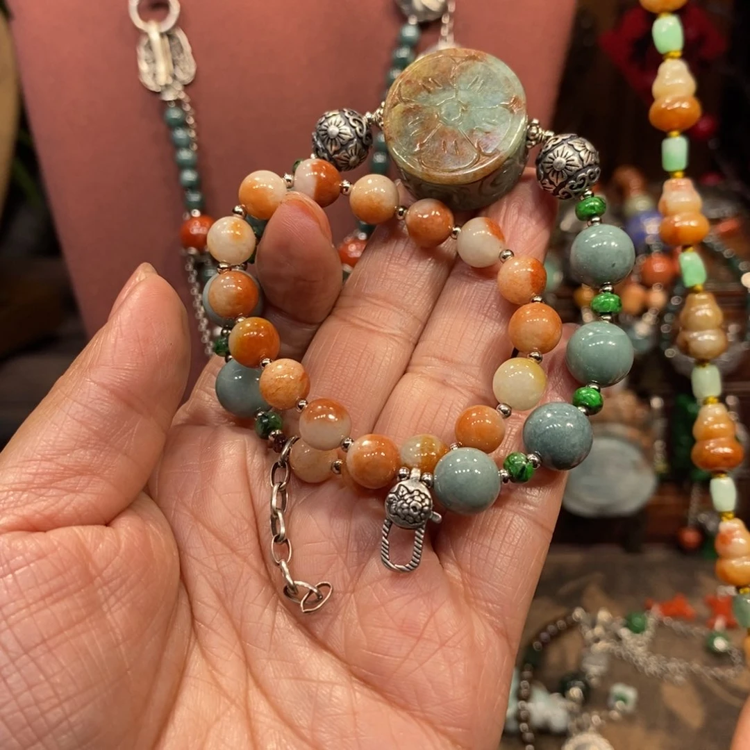 翡翠吊坠(赠链)未镶嵌