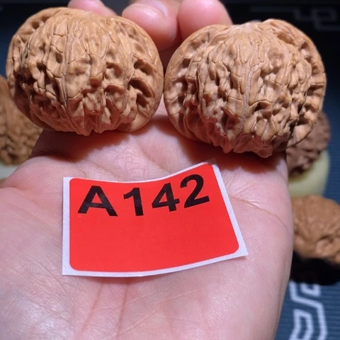 文玩核桃吊坠45蝴蝶磨