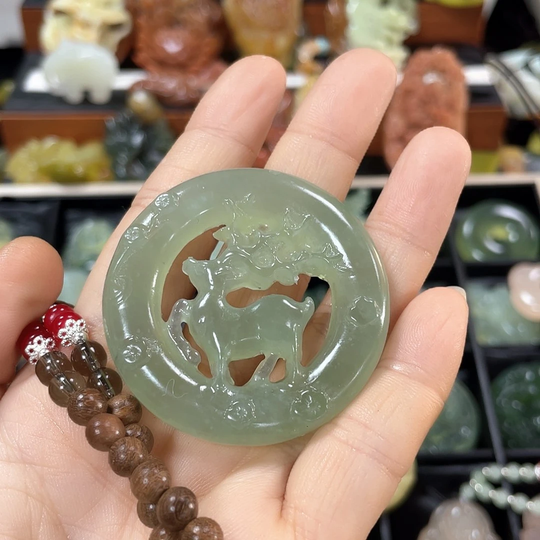 蛇纹石玉颈饰未镶嵌