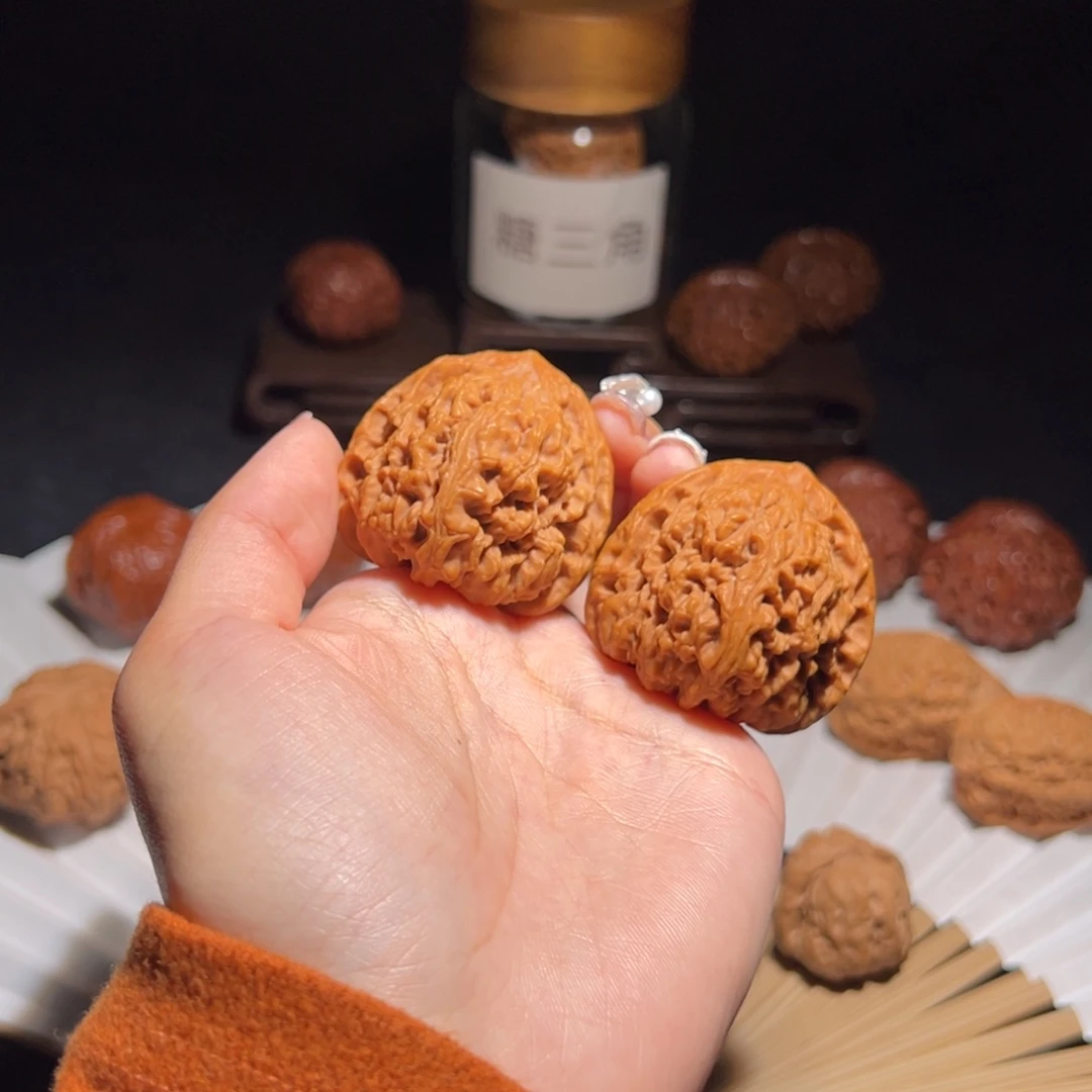 深****吊坠文玩核桃40+三角疆