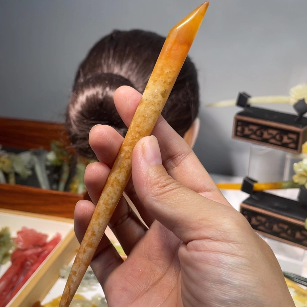 r***耳蛇纹石玉合金发簪