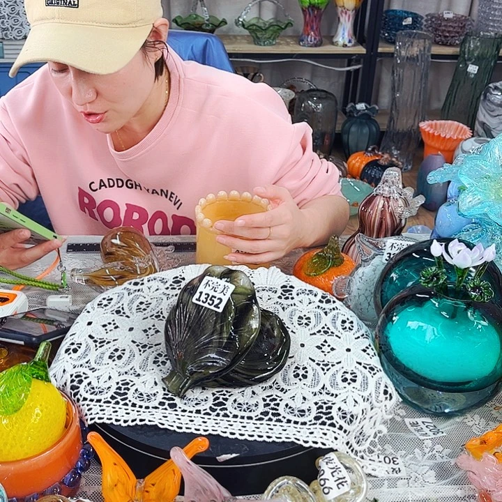 1352 家悦琉璃工艺品不完美