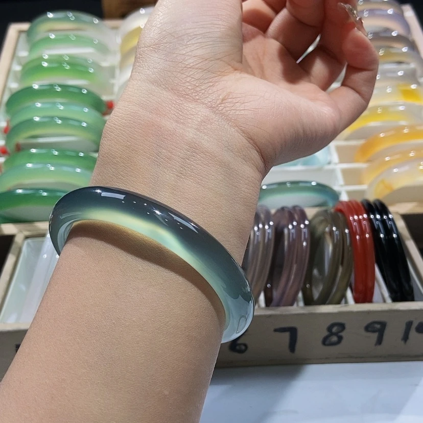 【闪购商品】玛瑙/玉髓手镯未镶嵌咻***包