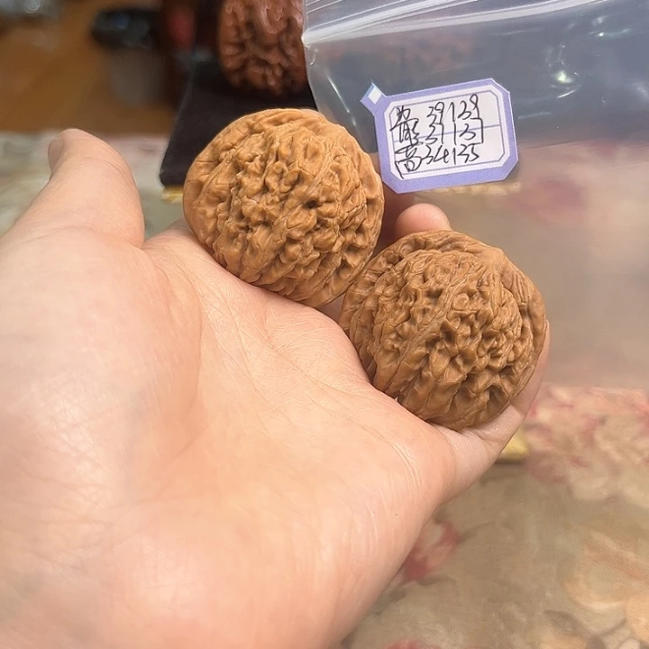 文玩核桃把件老一代楼