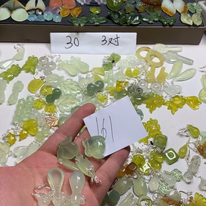 潇***财蛇纹石玉合金发夹