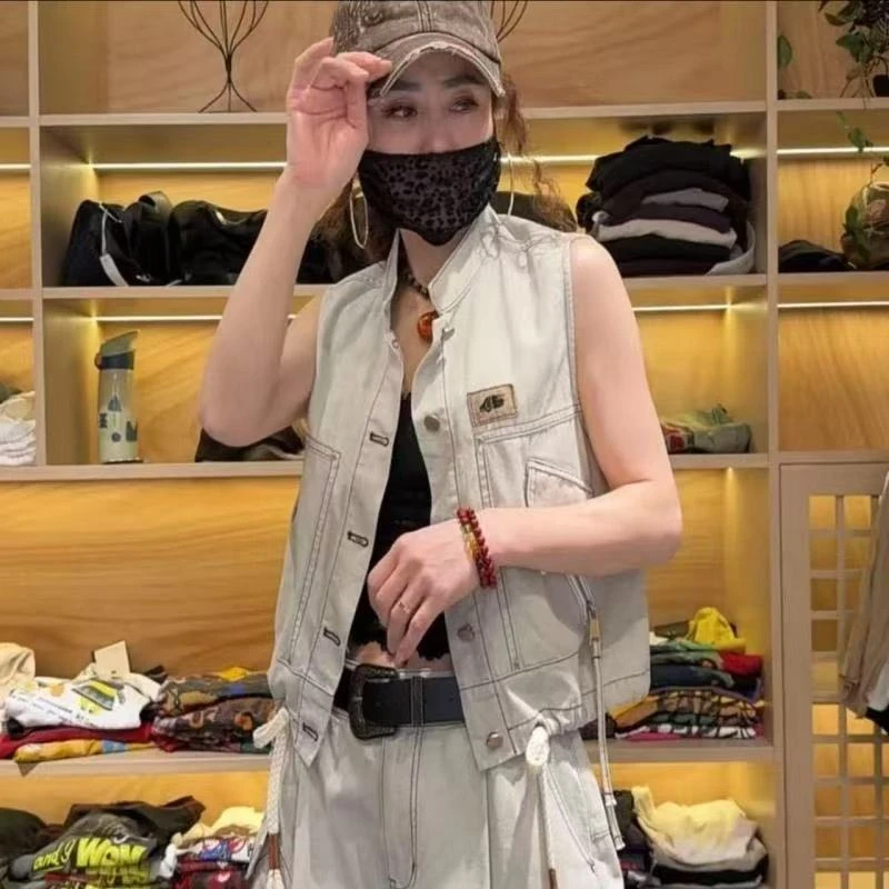 8133夏季欧货重工水洗个性时尚短款牛仔马甲(长50）