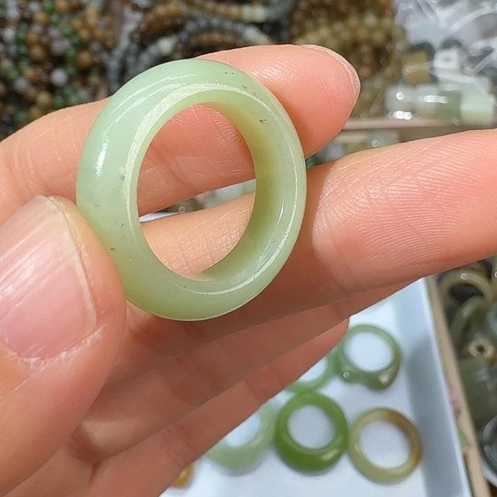 和田玉未镶嵌戒指17.1内径24