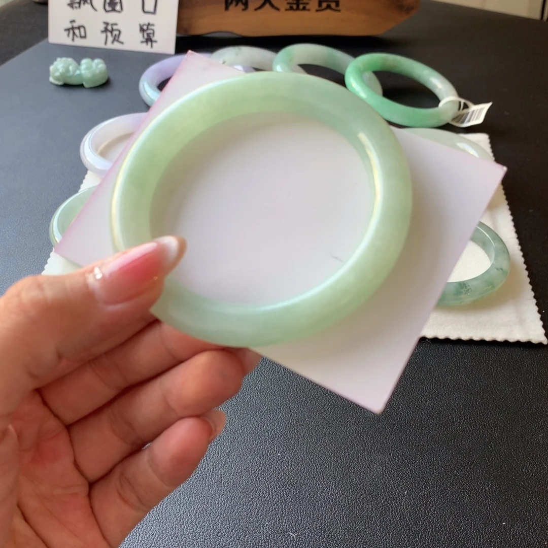翡翠未镶嵌手镯56圆