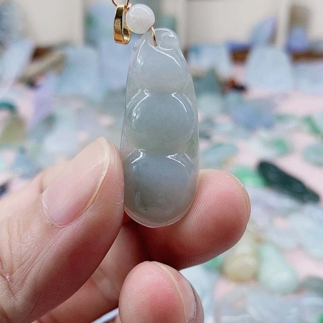 颈饰未镶嵌翡翠天然