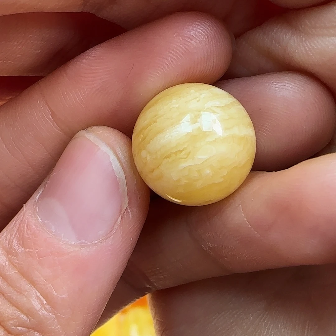 蜜蜡未镶嵌珠宝奇石