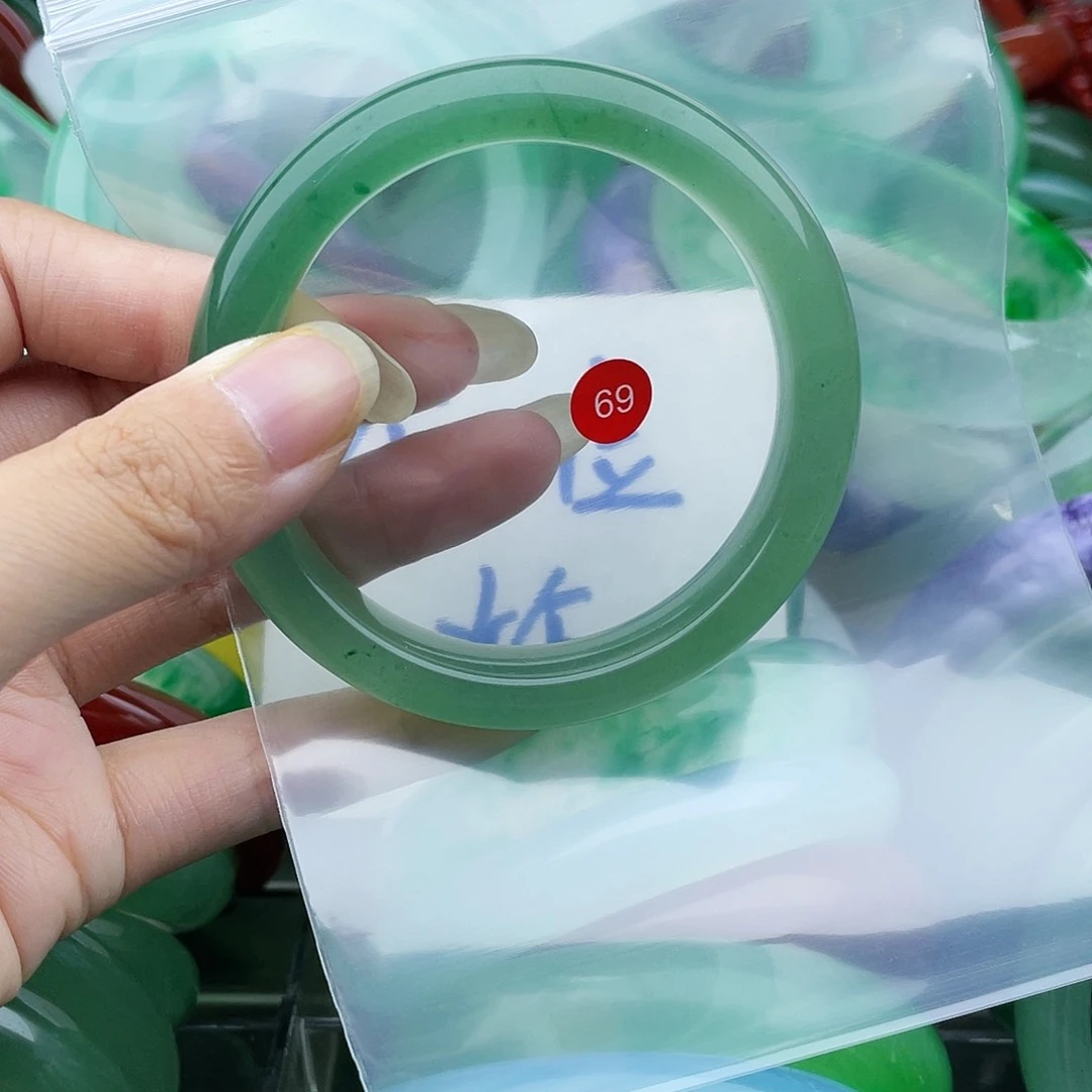 【闪购商品】石英质玉手镯未镶嵌5758