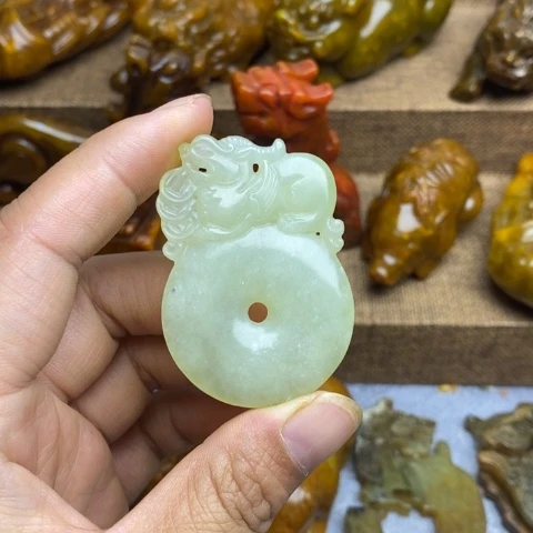 蛇纹石玉未镶嵌颈饰88