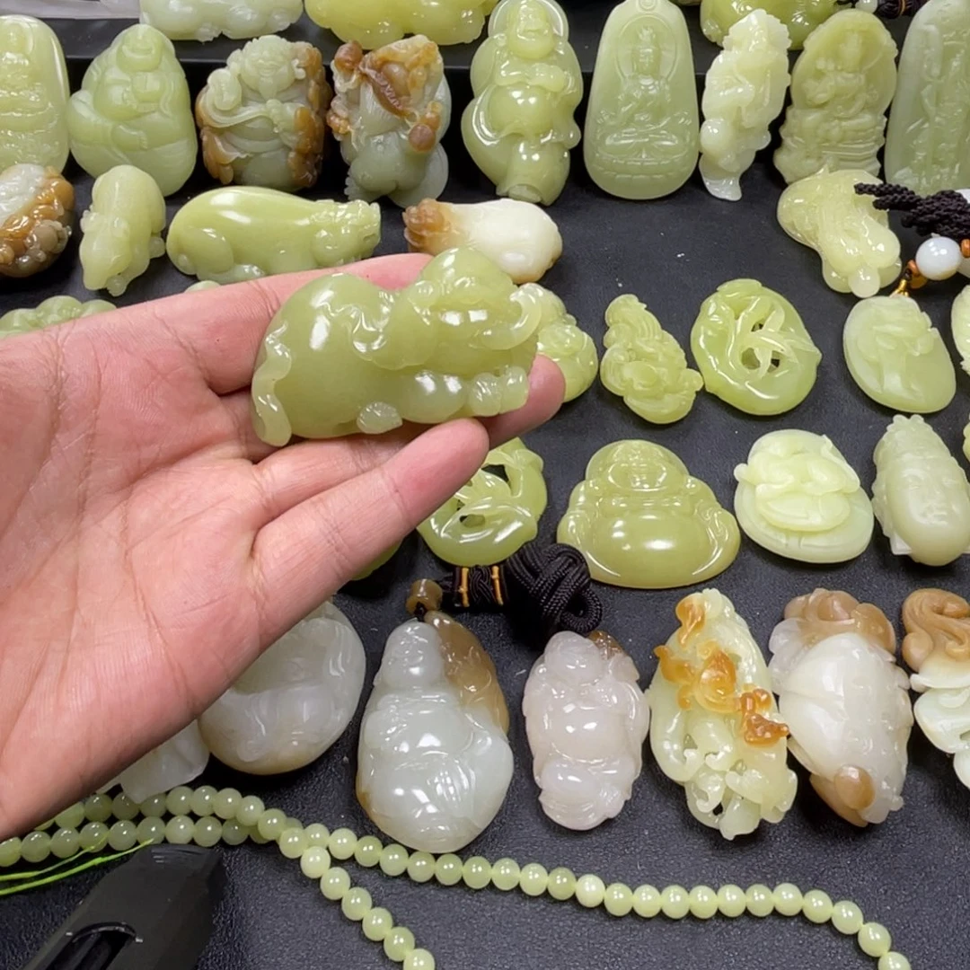 和田玉未镶嵌颈饰