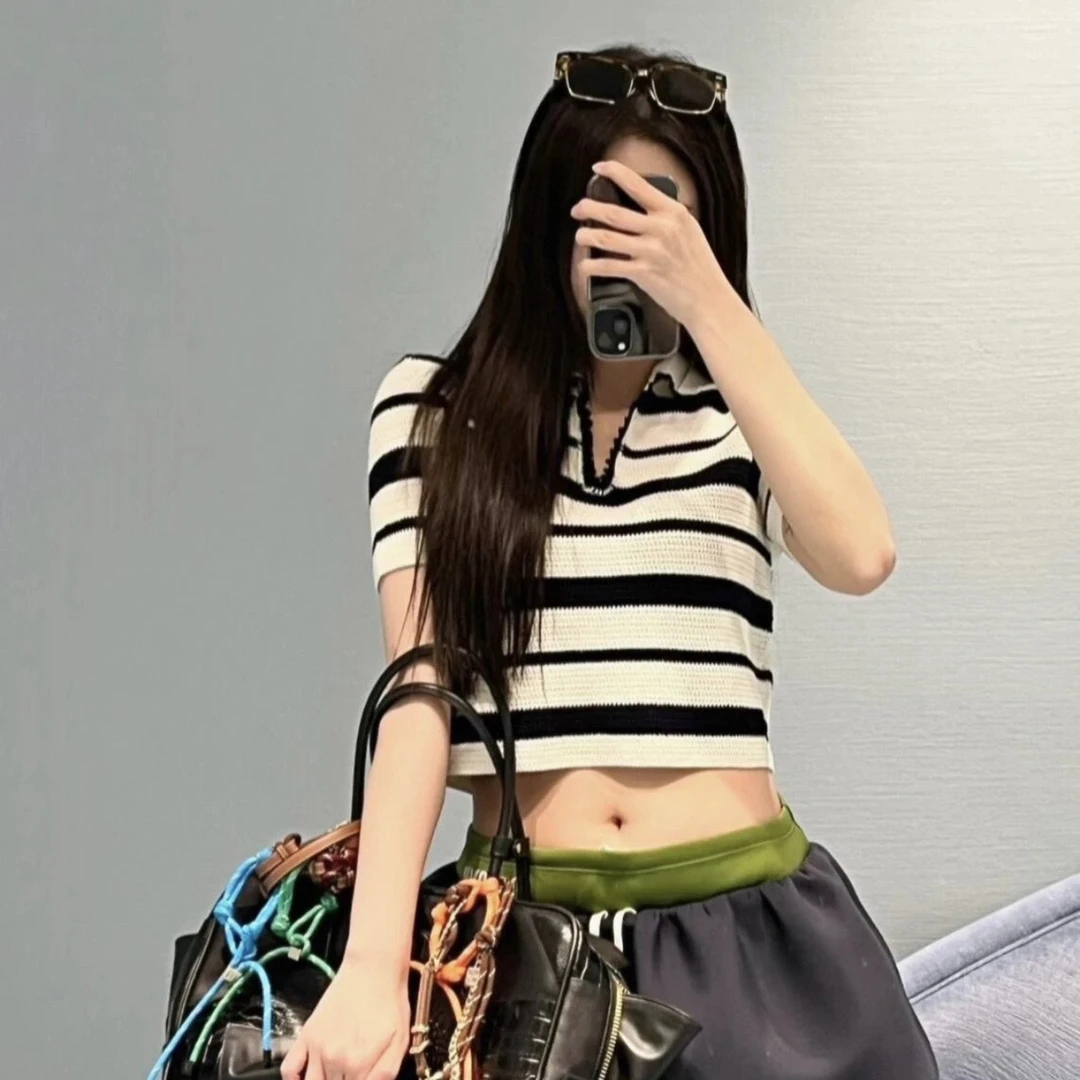 99新 MIU MIU/缪缪 vem435 字母徽标条纹V领短款短袖 38码 棉