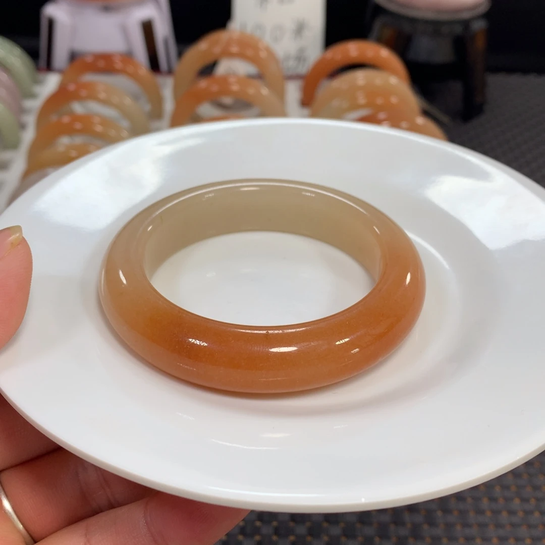 饼***猫石英质玉（佘太翠）未镶嵌手镯56糖镯