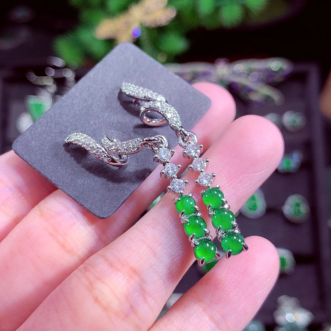 颈饰未镶嵌翡翠天然