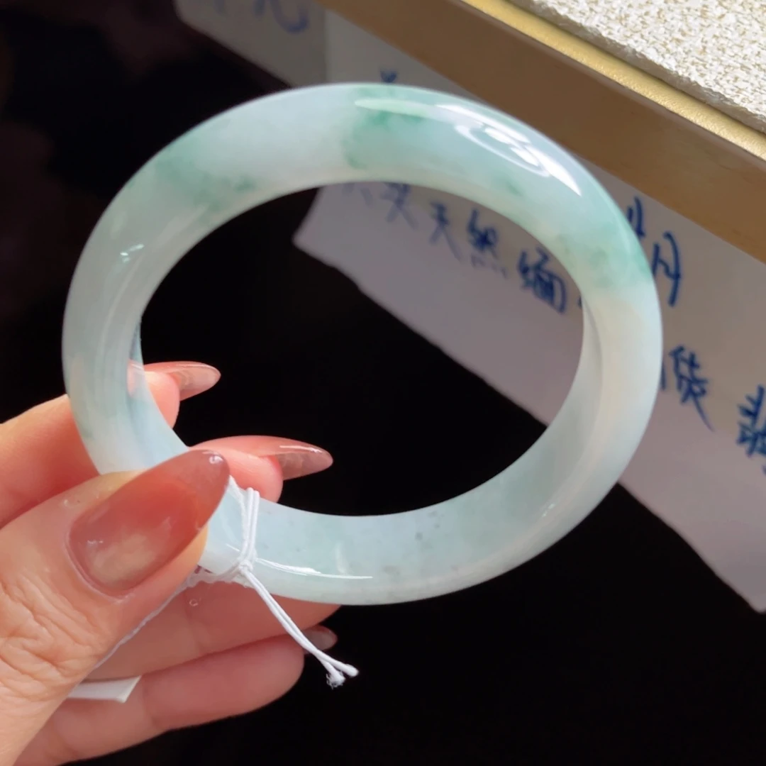 翡翠未镶嵌手镯手镯