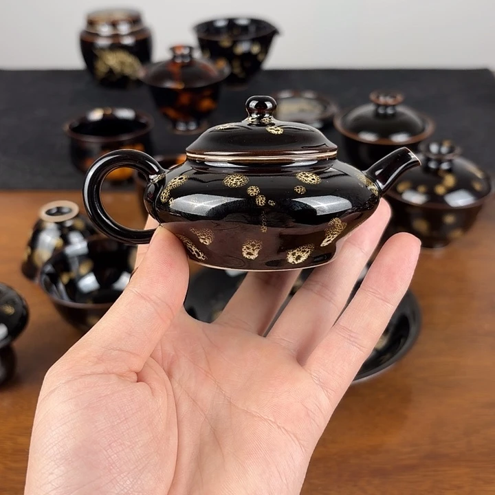 瓷点彩鹧鸪斑小品壶