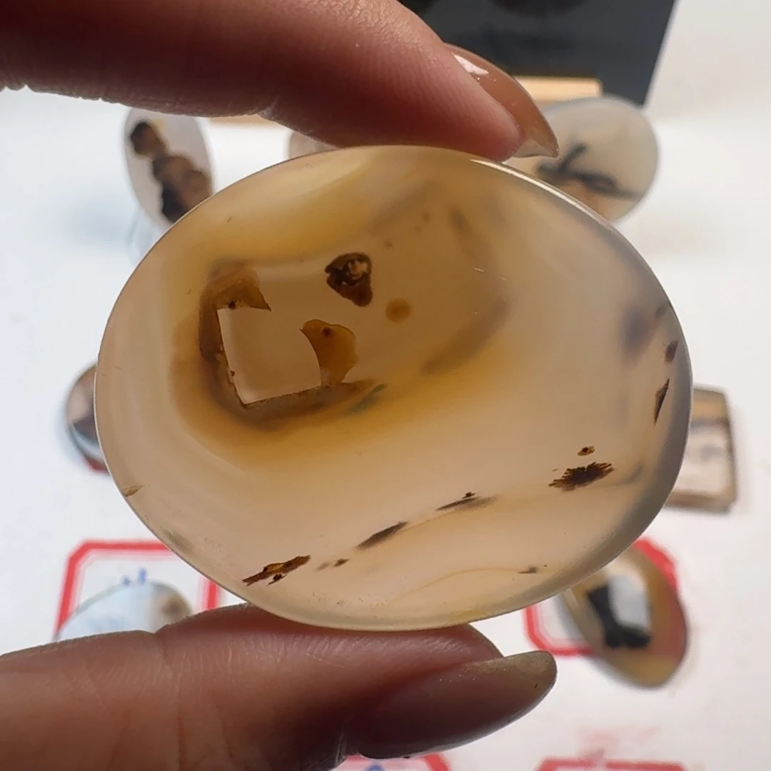 未镶嵌颈饰玛瑙/玉髓