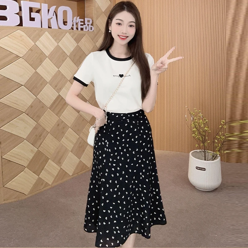 休闲简约减龄套装女2025年夏季新款短袖t恤碎花半身裙两件套潮
