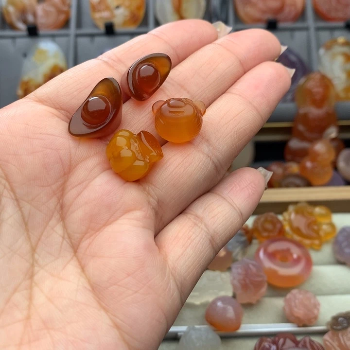 靖***格玛瑙/玉髓未镶嵌颈饰