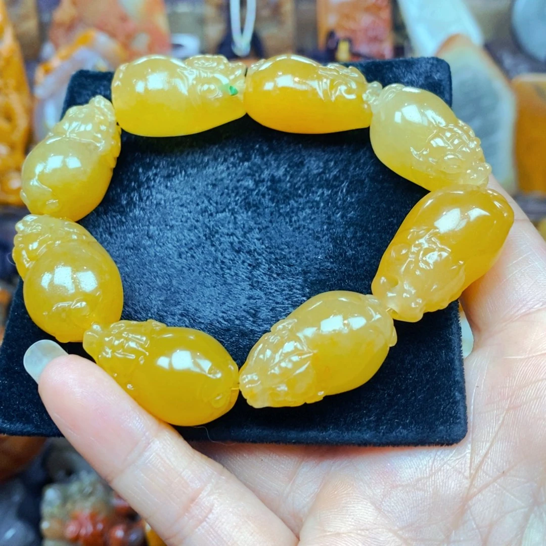 未镶嵌石英质玉（黄龙玉）颈饰