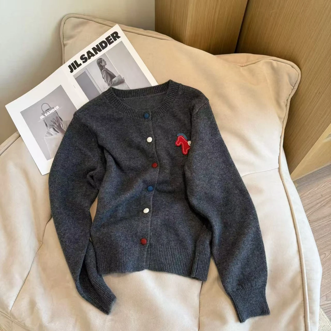 【豆子推荐】3182 冬季小马单排扣毛衣时尚圆领宽松长袖上衣小香风