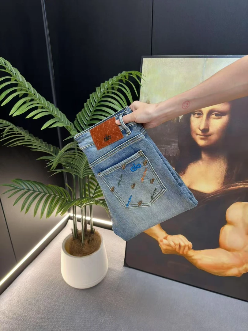 【KC专属】夏季新款总裁蓝男弹力时尚潮流牛仔裤修身小直筒男裤子