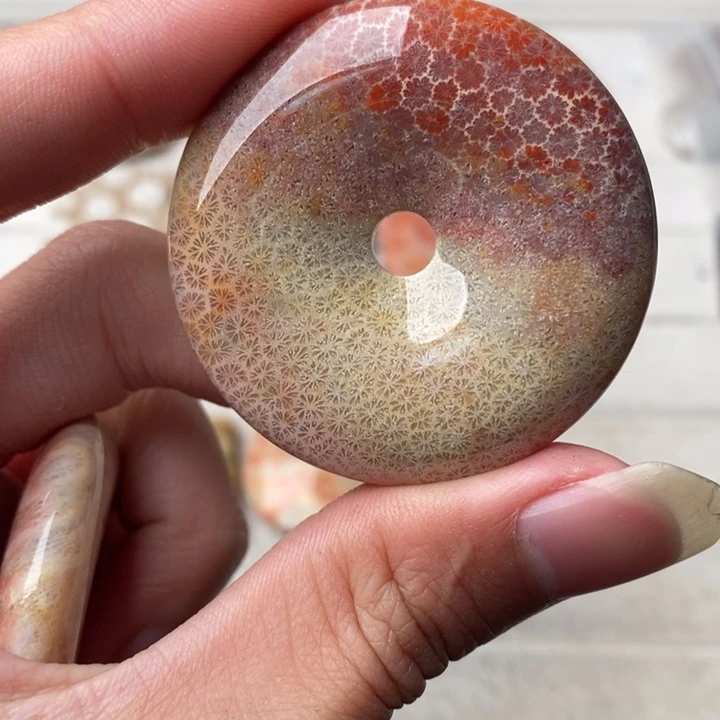 硅化玉颈饰未镶嵌