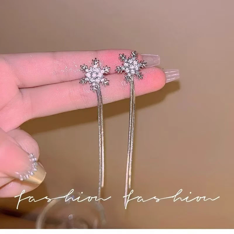 铜合金耳饰 气质轻奢时尚百搭个性精致小众耳饰JE3050