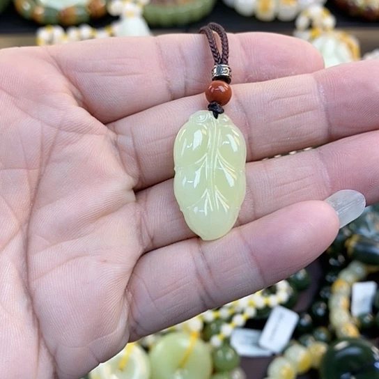 未镶嵌透闪石质玉把件