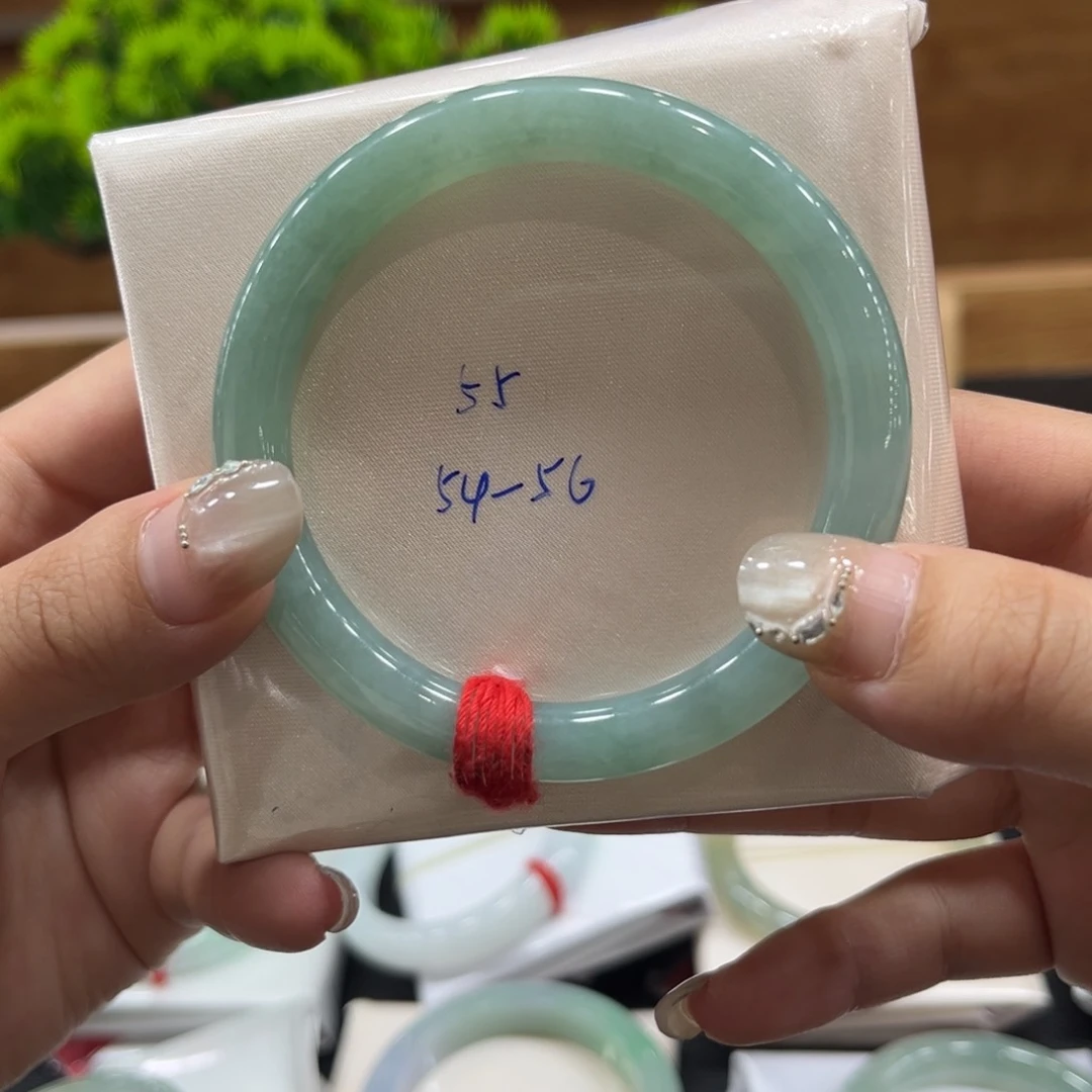 翡翠手镯未镶嵌55圆条