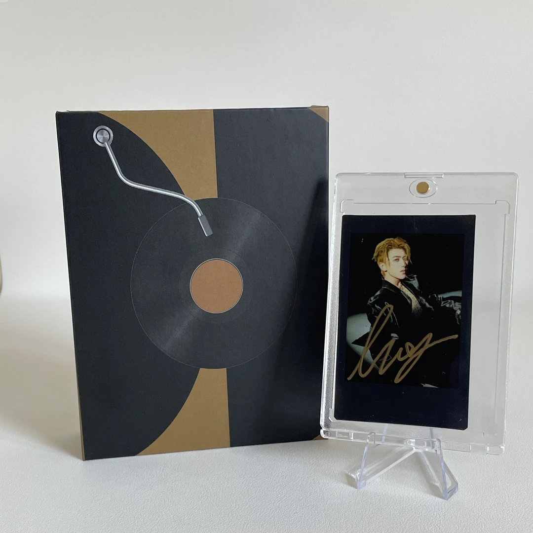 A4137【蔡徐坤】黑边 正品签名3寸拍立得照片