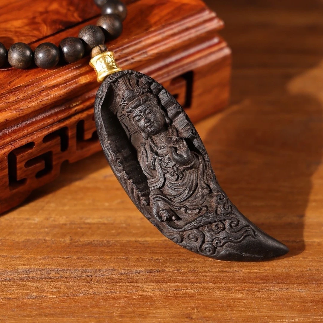 《月牙观音》2✖️8✖️108印尼沉香天然原雕刻