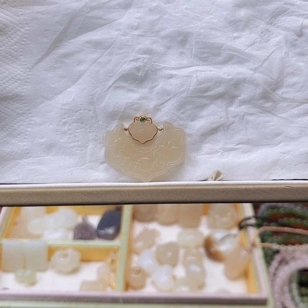 和田玉18K金镶嵌吊坠(不含链)