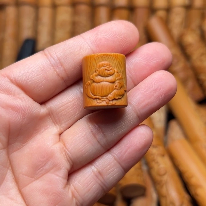 实心竹雕刻手把件