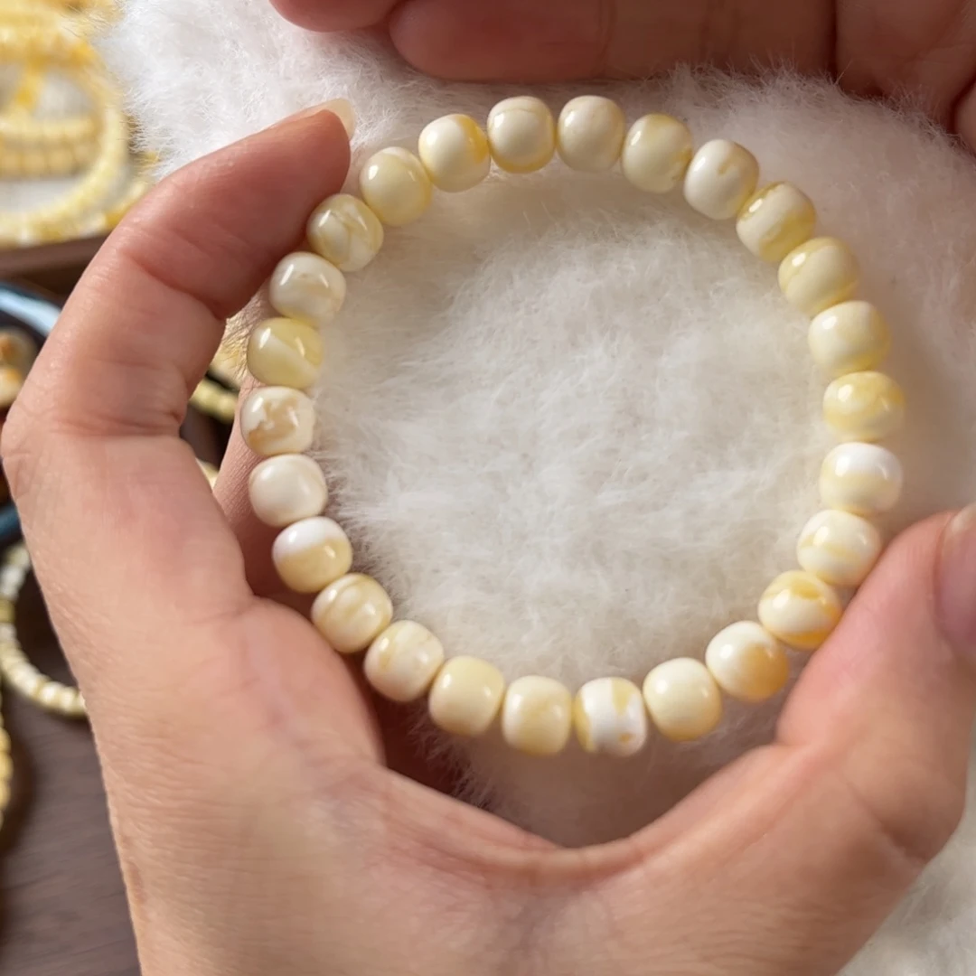 蜜蜡裸石未镶嵌蜜蜡