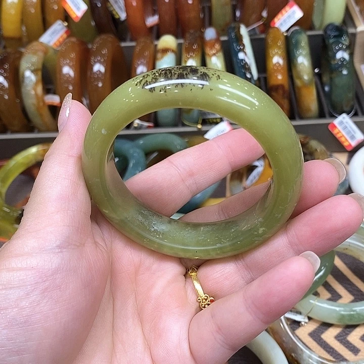 未镶嵌蛇纹石玉手镯