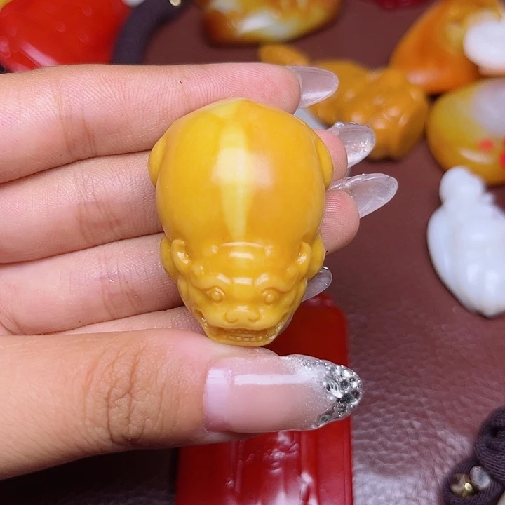 和田玉未镶嵌颈饰锦**鲤