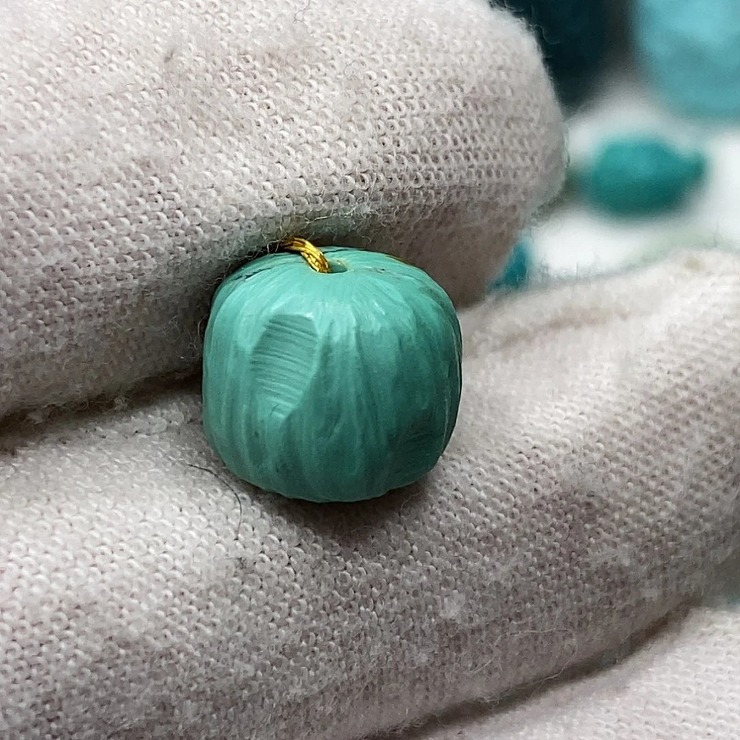 绿松石未镶嵌天然原矿 带武汉地大证书