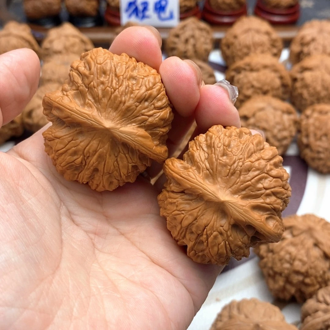 【闪购商品】文玩核桃把件43尺血麒麟