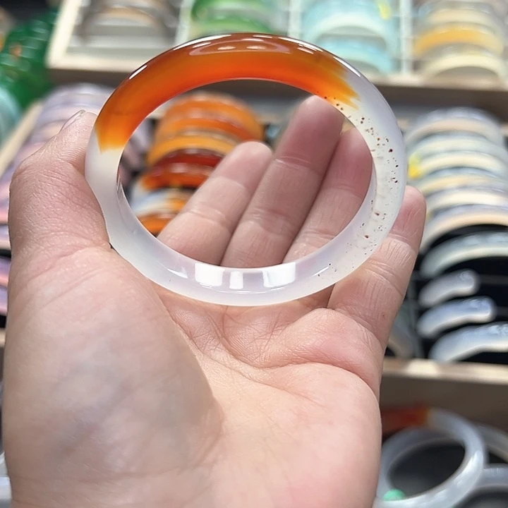 玛瑙/玉髓手镯未镶嵌