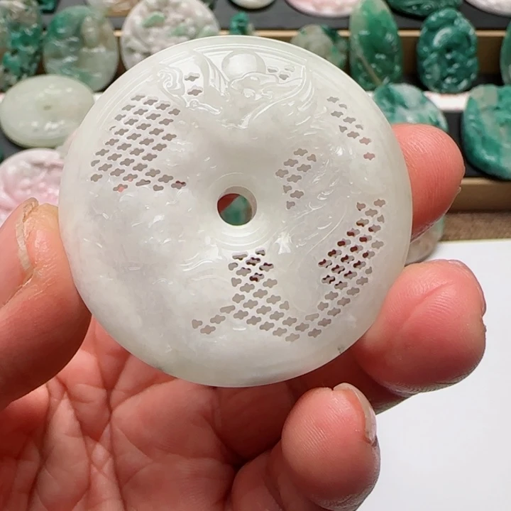 独山玉未镶嵌颈饰