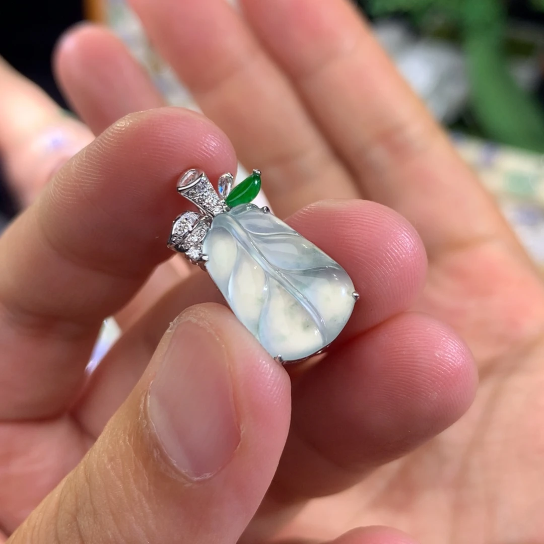 翡翠18K金镶嵌吊坠(不含链)叶子