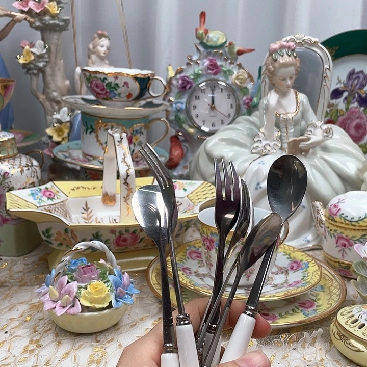杯碟陶瓷摆件陶瓷