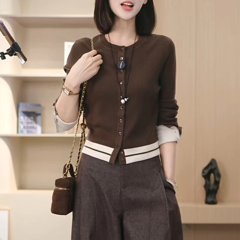 2025修身时尚轻奢针织衫撞色休闲开衫气质长袖女上衣时尚百搭潮流