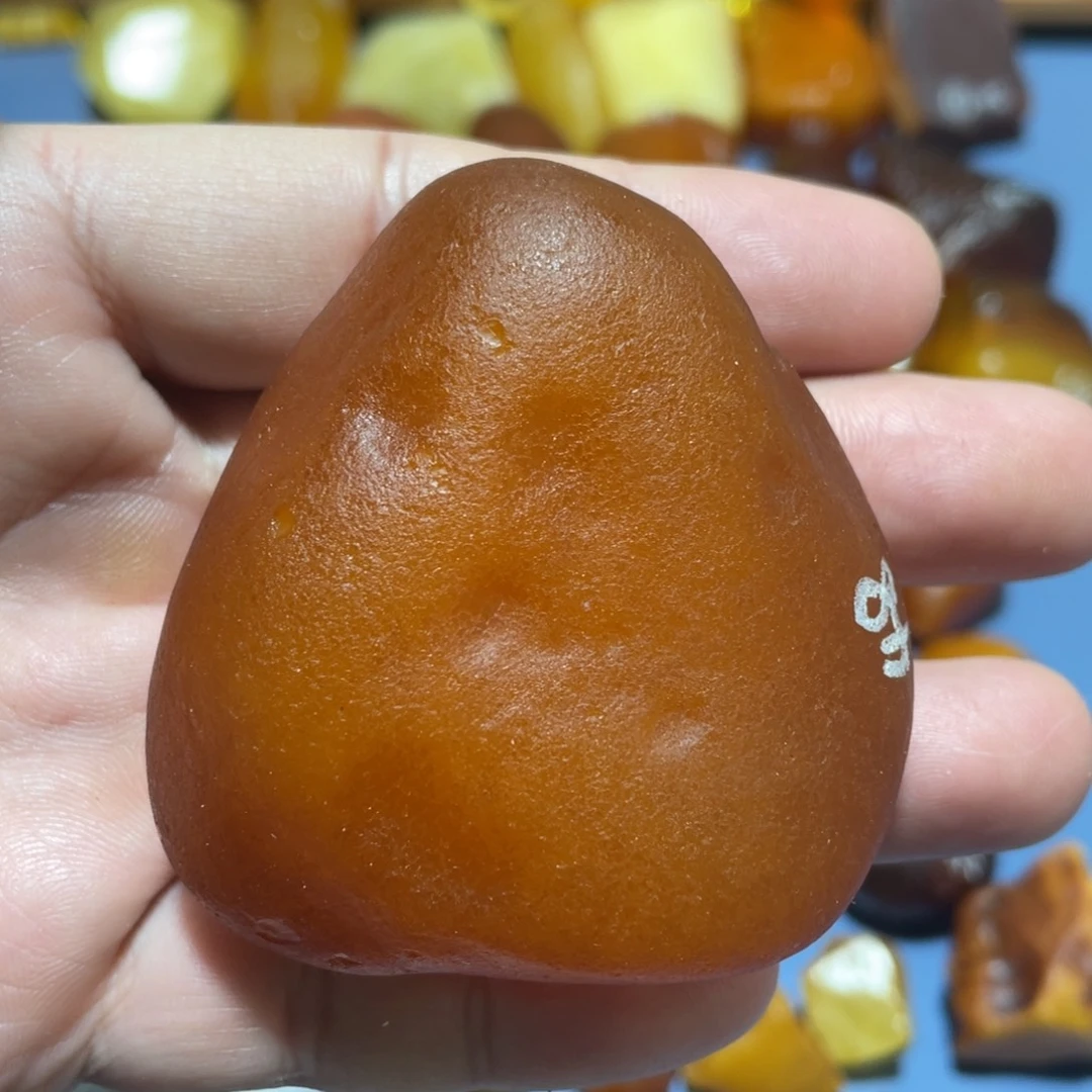 定制蜜蜡未镶嵌原皮，天然随形藏扣